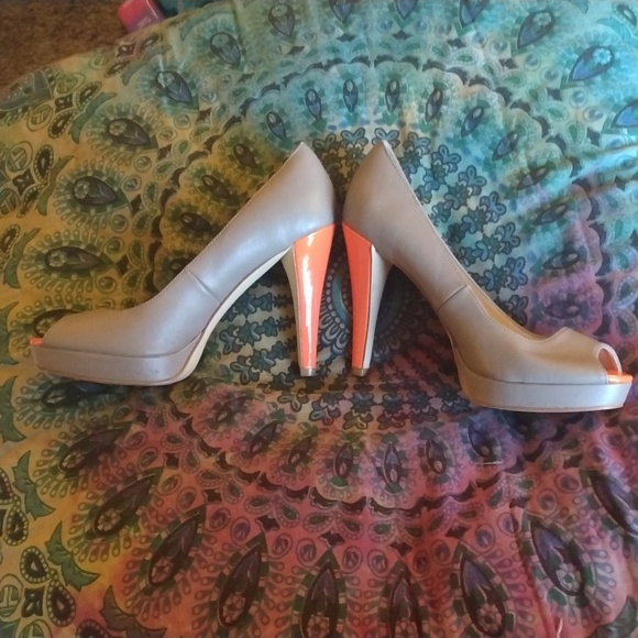 Calvin Klein heels - Picture 4 of 4